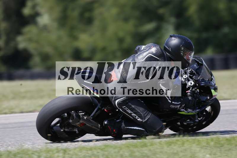 /Archiv-2025/44 09.08.2025 Plüss Moto Sport ADR/Freies Fahren/backside